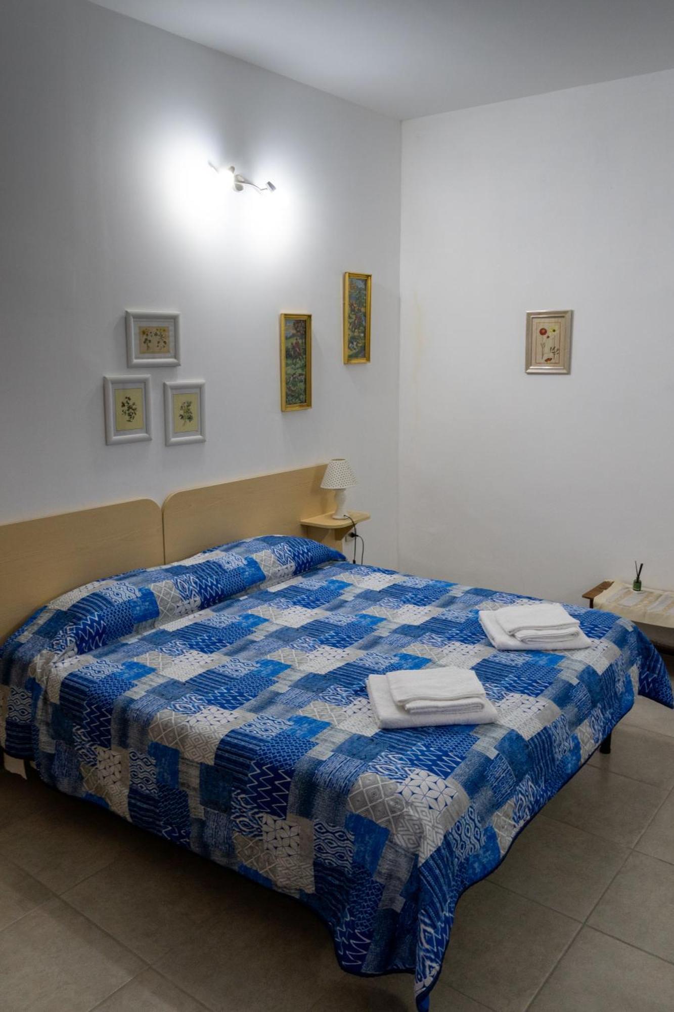 Appartamento Per Turisti Filoxenia Santa Severina ภายนอก รูปภาพ